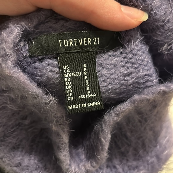 women’s purple sweater - Picture 3 of 3